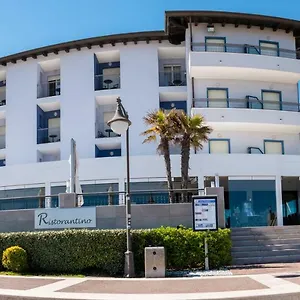 https://hotel-nettuno-caorle.hotelinveneto.com